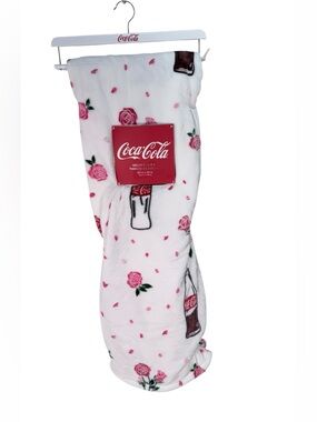 Coca Cola Velvet Soft Throw Blanket 60x70 Rose Print Coke Bottle Plush Blanket